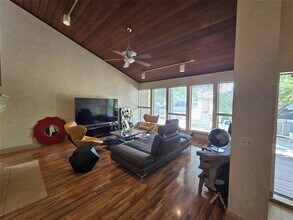 213 Sovereign Ct in Rockwall, TX - Building Photo - Building Photo