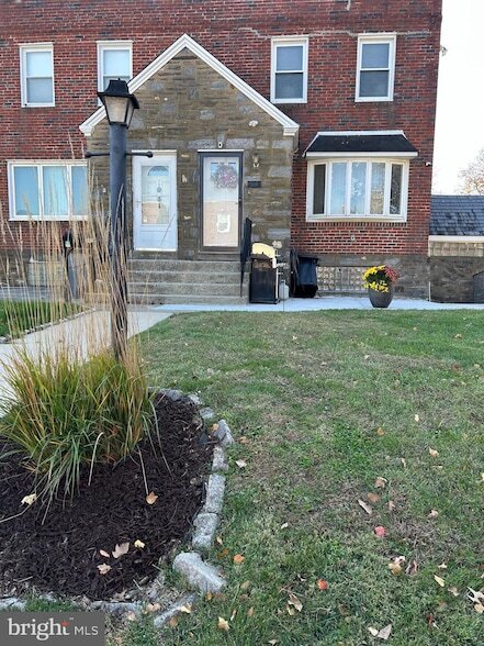 property at 800 Disston St