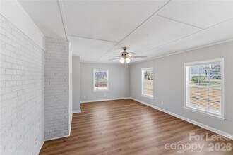 527 Wilson Farm Rd in Gastonia, NC - Foto de edificio - Building Photo