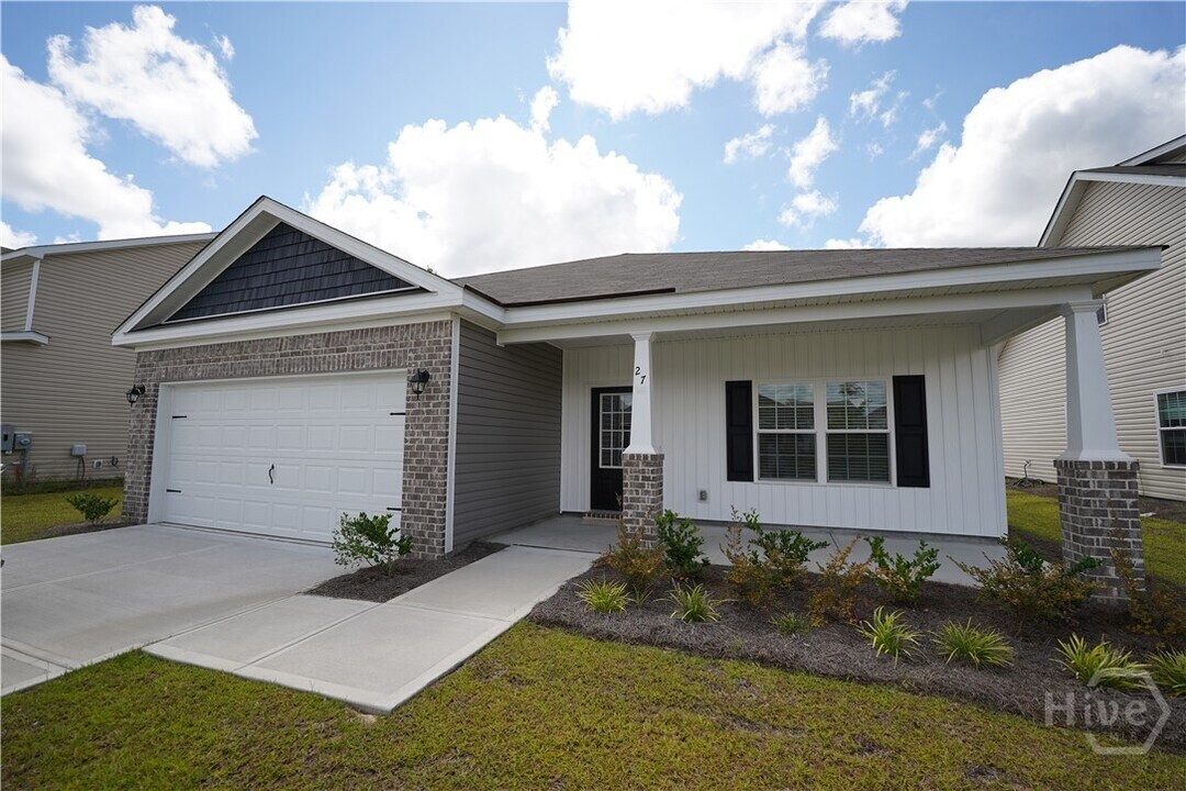 27 Sago Palm Wy in Bloomingdale, GA - Building Photo