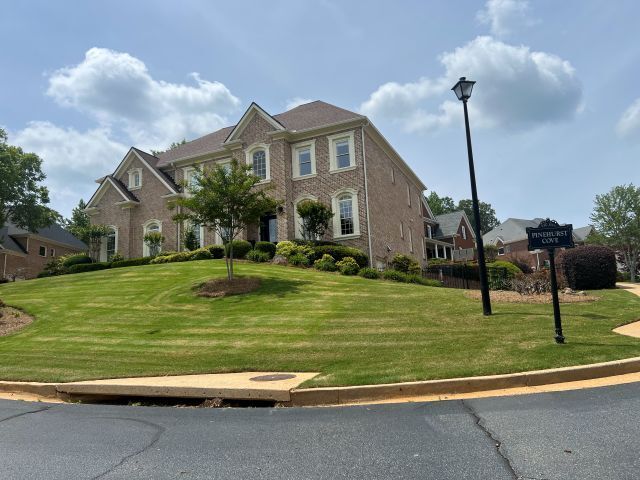 8910 Pinehurst Cove in Duluth, GA - Building Photo