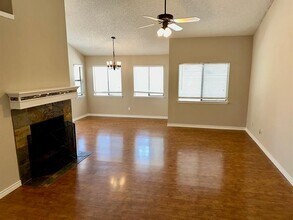 3411 Bellview Dr in Corinth, TX - Foto de edificio - Building Photo