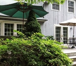 1008 Middle Line Hwy in Sag Harbor, NY - Building Photo - Building Photo