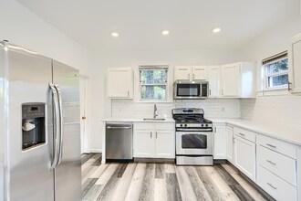 13 Summerfield Rd in Woodlawn, MD - Building Photo - Building Photo