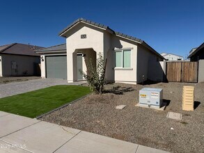 8418 W Atlantis Wy in Tolleson, AZ - Building Photo - Building Photo