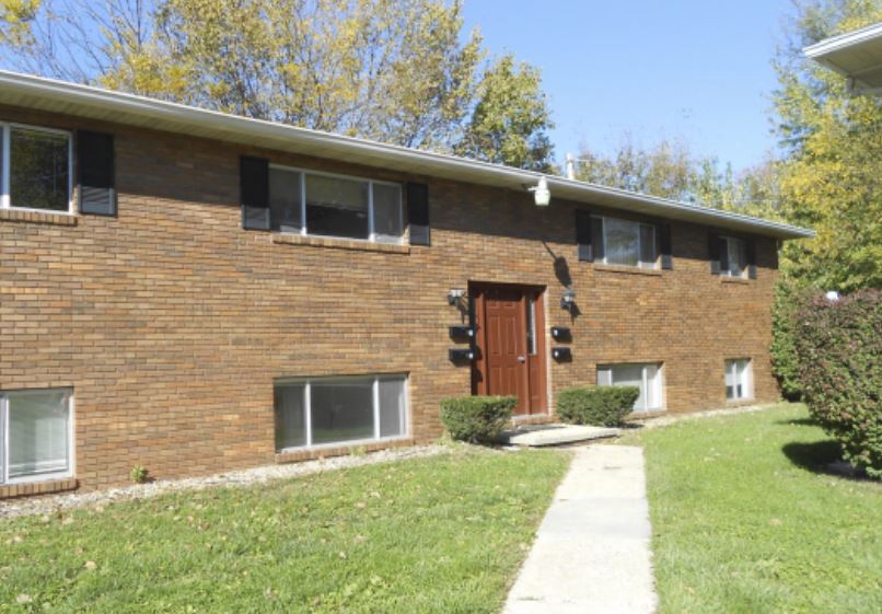 Village Park Apartments in Springfield, IL - Foto de edificio