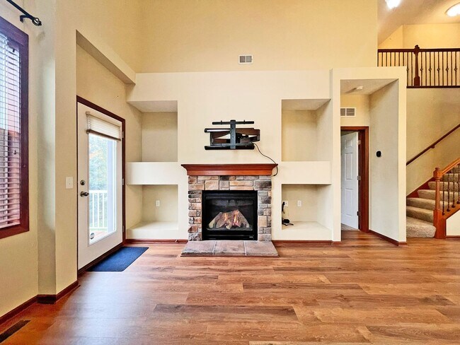 9500 Declaration Dr in Chanhassen, MN - Building Photo - Building Photo
