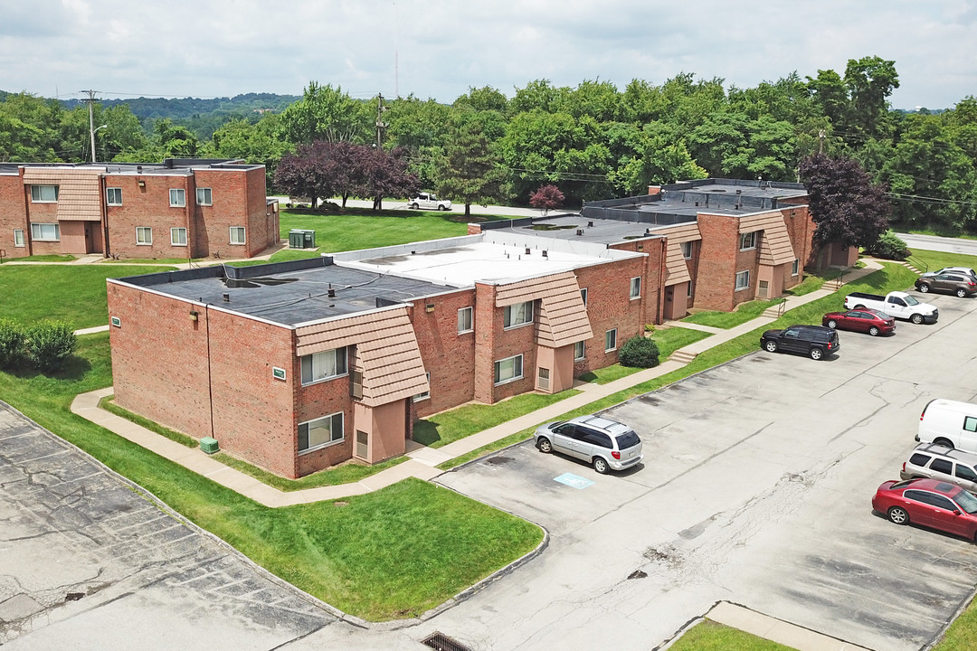 Brinton Manor in Pittsburgh, PA - Building Photo