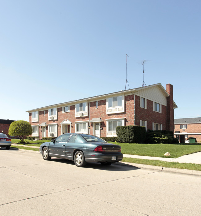 5089-5099 Mansfield Ave in Royal Oak, MI - Building Photo - Building Photo