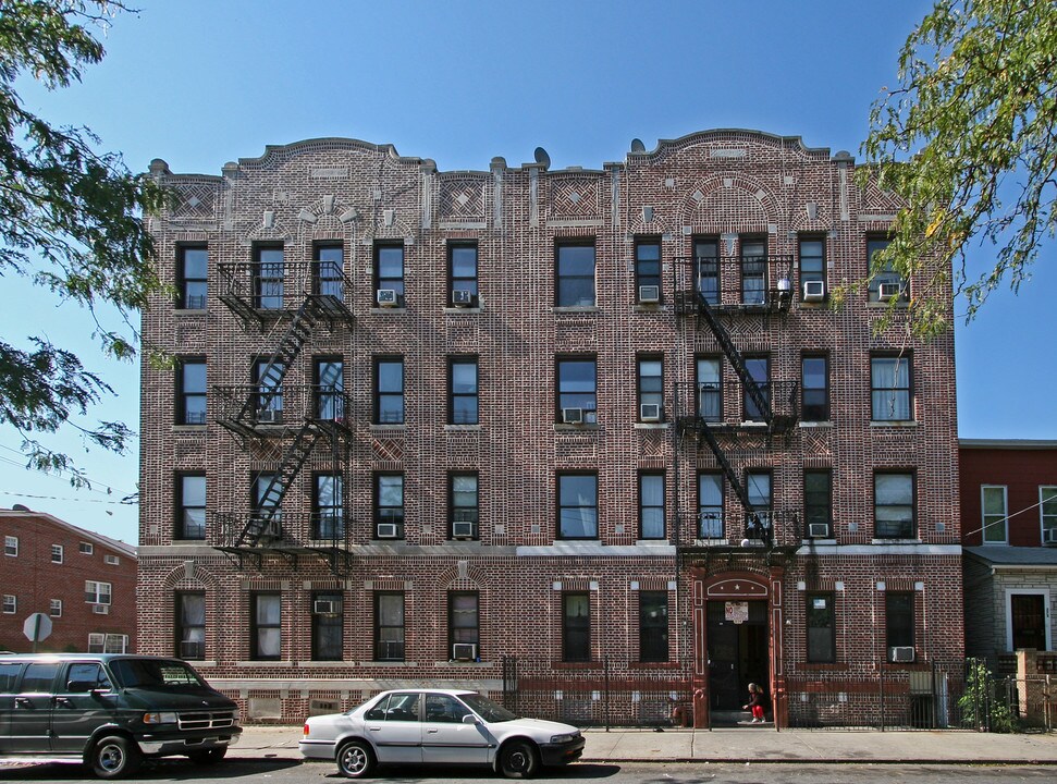 376 Autumn Ave in Brooklyn, NY - Building Photo