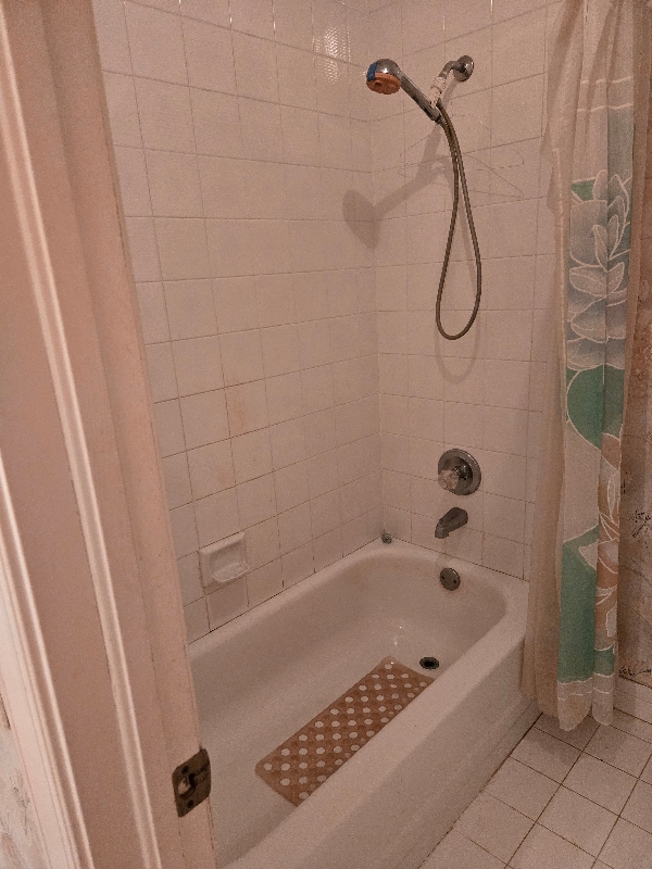 5111 NW 104th Ave in Coral Springs, FL - Foto de edificio - Building Photo