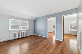 2 Grandview St in East Stroudsburg, PA - Building Photo - Building Photo