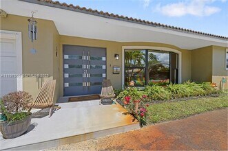 20375 NE 22nd Pl in Miami, FL - Building Photo - Building Photo