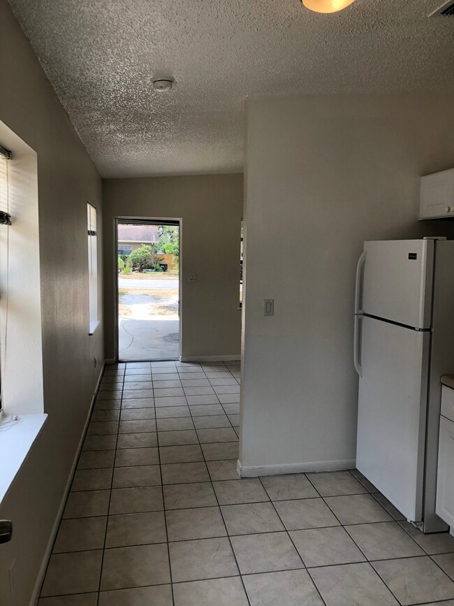 9245 A Overlook Dr., Unit 9245A Overlook Dr. in Temple Terrace, FL - Building Photo - Building Photo