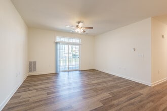 Rowen Place Apartments in Hanover, PA - Building Photo - Interior Photo