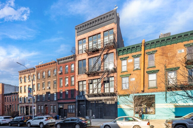 725 Union St in Brooklyn, NY - Foto de edificio - Building Photo