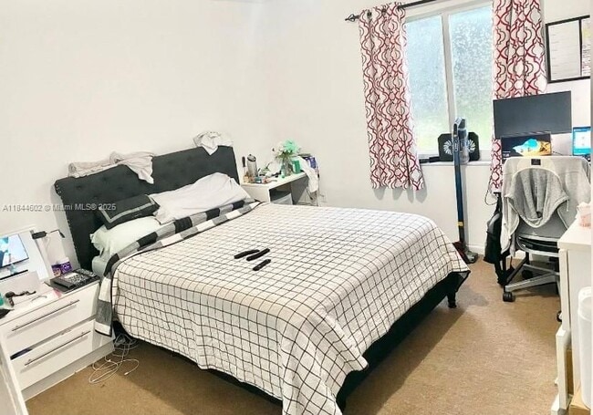 800 NW 44th Ave in Miami, FL - Building Photo - Building Photo