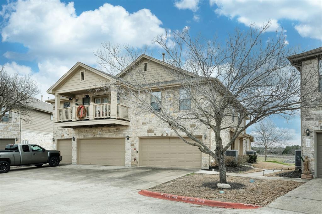 9201 Brodie Ln in Austin, TX - Building Photo