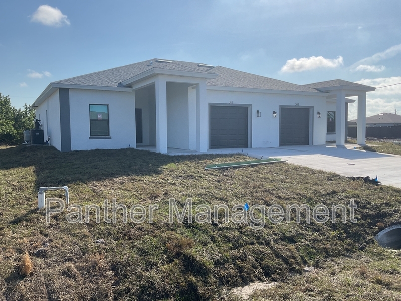311 Homer Ave S in Lehigh Acres, FL - Building Photo