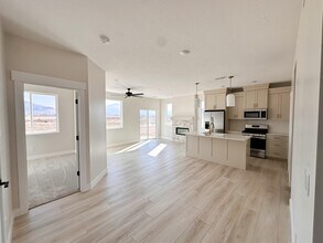 2780 N Clark Pkwy in Cedar City, UT - Foto de edificio - Building Photo