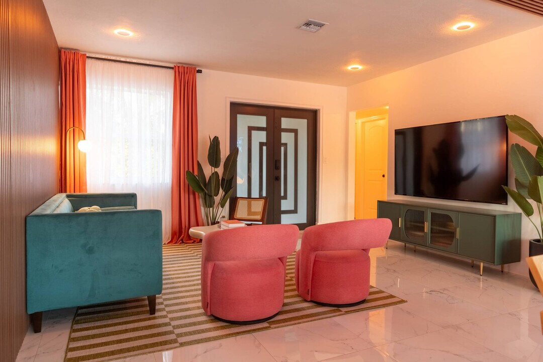 1424 NE 118th St in Miami, FL - Building Photo