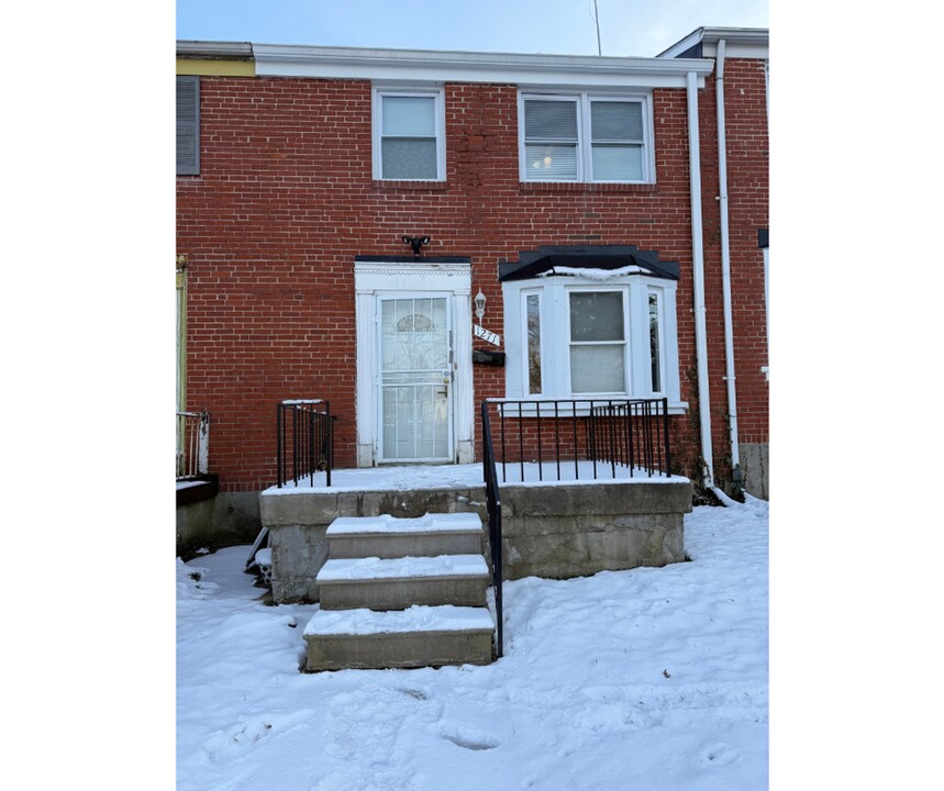 1271 Limit Ave in Baltimore, MD - Building Photo