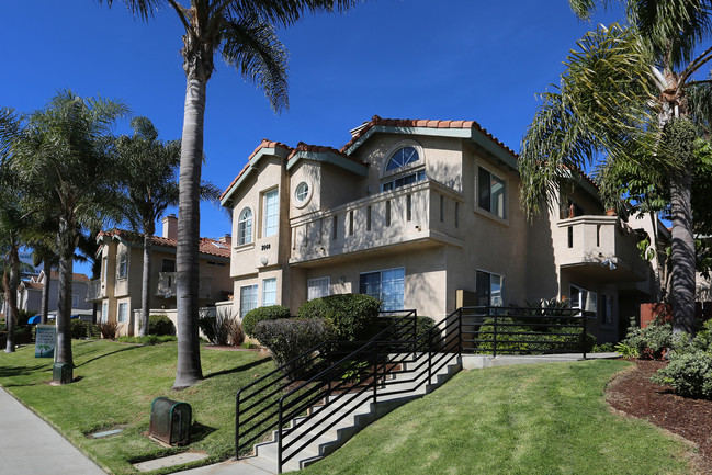 Pacific Beach in San Diego, CA - Foto de edificio - Building Photo