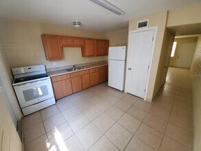 706 M.L.K. Blvd S, Unit A2 in Daytona Beach, FL - Foto de edificio - Building Photo