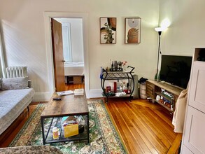 106 Myrtle St, Unit 4 in Boston, MA - Building Photo - Building Photo