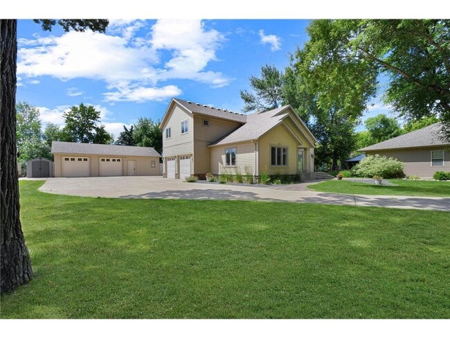 property at 154 Beaton Dr W