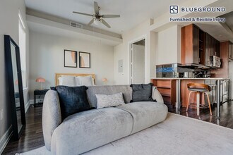 3201 Esperanza Crossing in Austin, TX - Building Photo - Building Photo