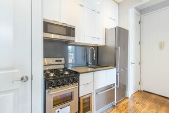 202 E 13th St in New York, NY - Building Photo - Building Photo