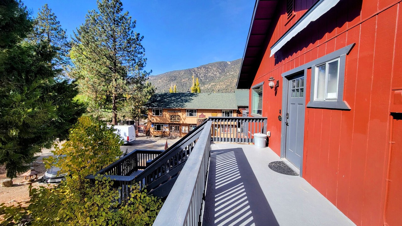 16227 Askin Dr in Pine Mountain Club, CA - Building Photo