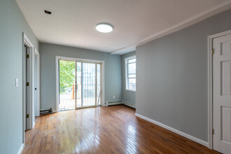 La Vista At Highland Park in Brooklyn, NY - Foto de edificio - Interior Photo