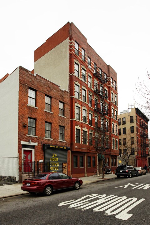 745 E Sixth St in New York, NY - Building Photo