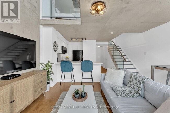 property at 954 King St W