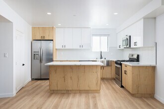 1416 S Orange Dr in Los Angeles, CA - Foto de edificio - Building Photo