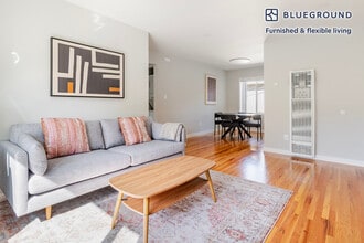 1230 Mills St in Menlo Park, CA - Building Photo - Building Photo