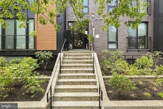3933 14th St NW, Unit 2 in Washington, DC - Building Photo - Building Photo