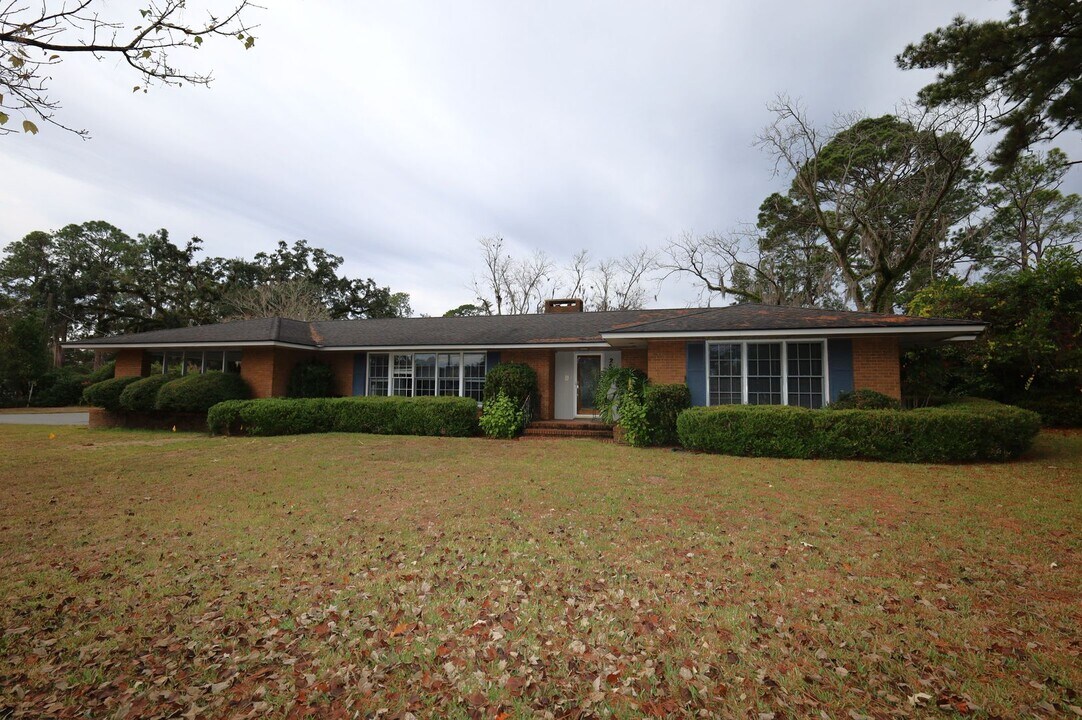 2524 Jerry Jones Dr in Valdosta, GA - Building Photo