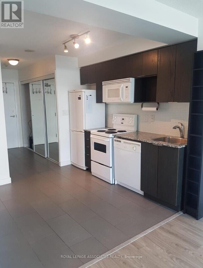 property at 4301-15-1015 Fort York Blvd