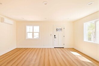 342 S Ave 56 in Los Angeles, CA - Building Photo - Building Photo