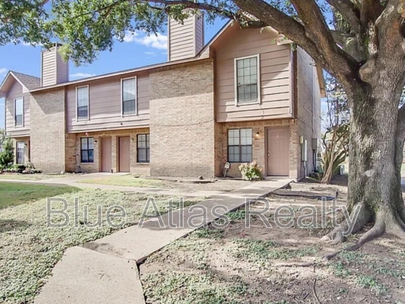 2718 Wimbledon Ct in Garland, TX - Building Photo