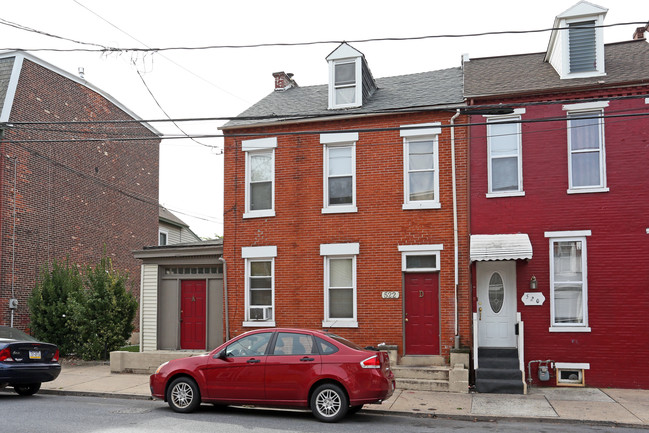 522 E Chestnut St in Lancaster, PA - Building Photo - Building Photo