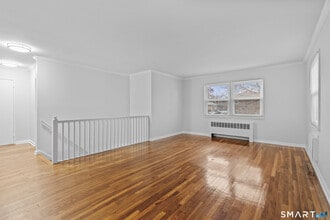 27 Hamilton Ct in Stamford, CT - Building Photo - Building Photo