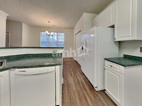 145 Sandy Ln in Greenville, SC - Foto de edificio - Building Photo