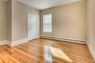 8 Shetland St, Unit 2 in Boston, MA - Building Photo - Building Photo