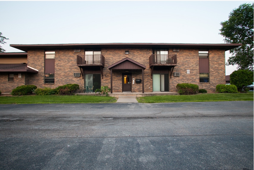 Applegate Apartments in Appleton, WI - Building Photo