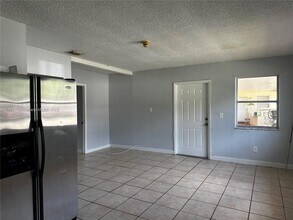 6318 SW 25th St-Unit -1 in Miramar, FL - Building Photo - Building Photo
