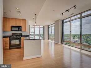820 N Pollard St in Arlington, VA - Building Photo - Building Photo